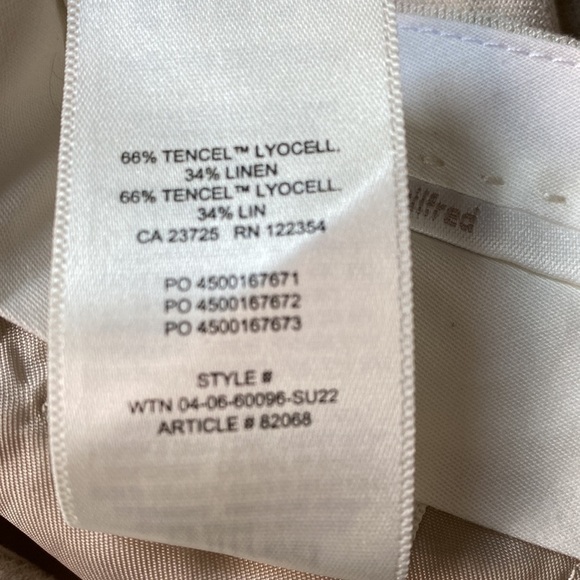 Aritzia Wilfred sz 12 Beige Layover Linen & Tencel, 3” Inseam, High Rise Shorts - Picture 14 of 14